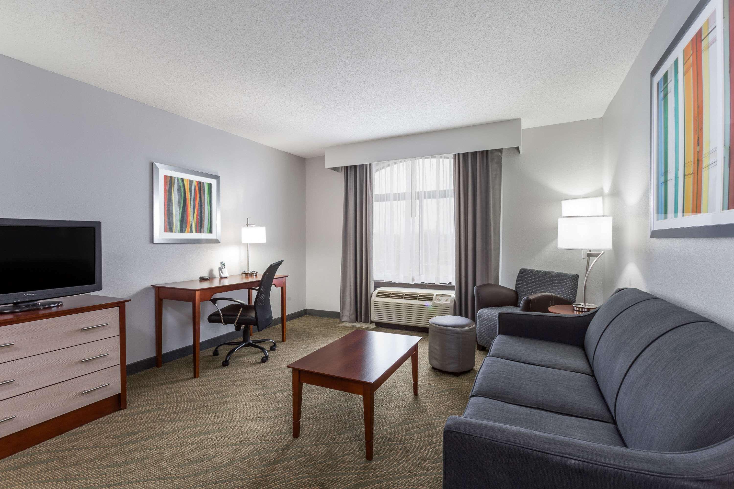 Hotel Wingate By Wyndham Chesapeake Esterno foto