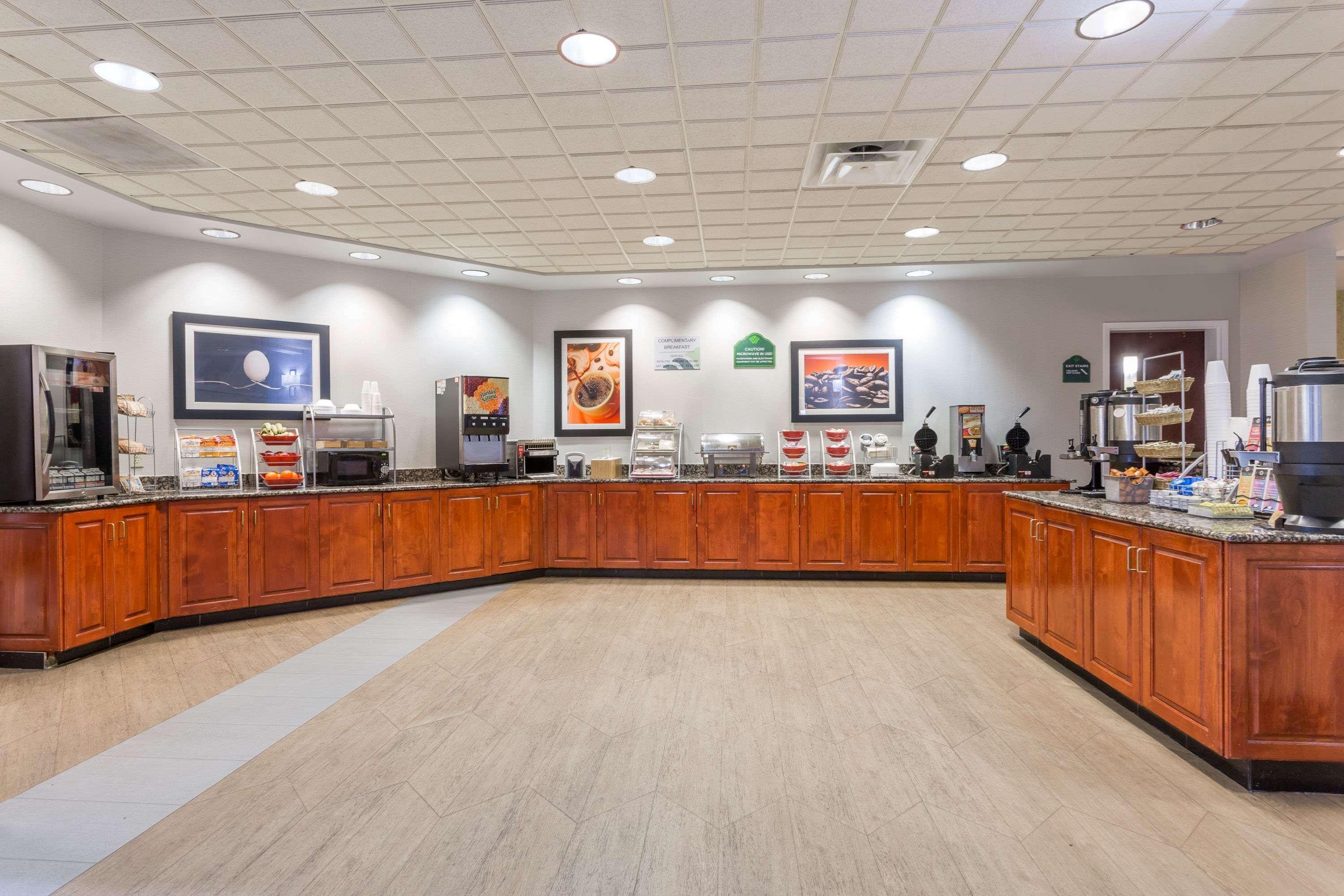 Hotel Wingate By Wyndham Chesapeake Esterno foto