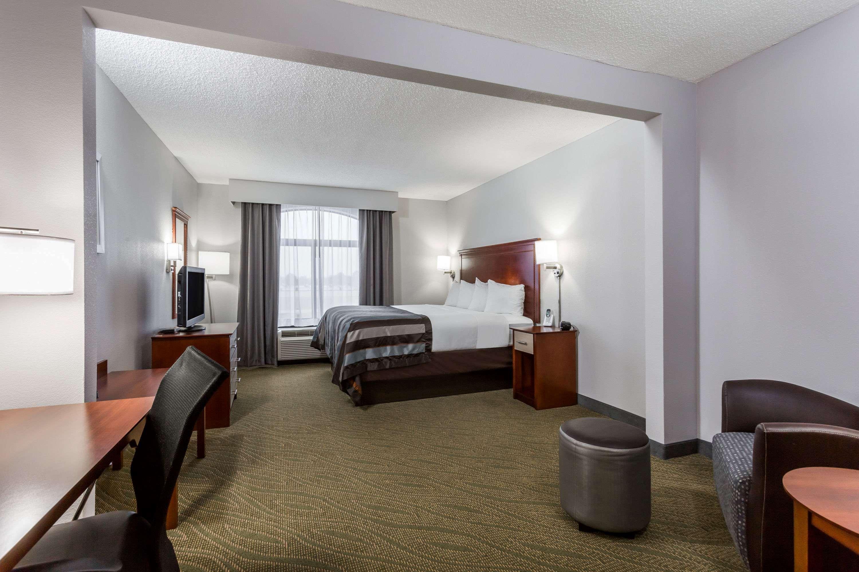 Hotel Wingate By Wyndham Chesapeake Esterno foto