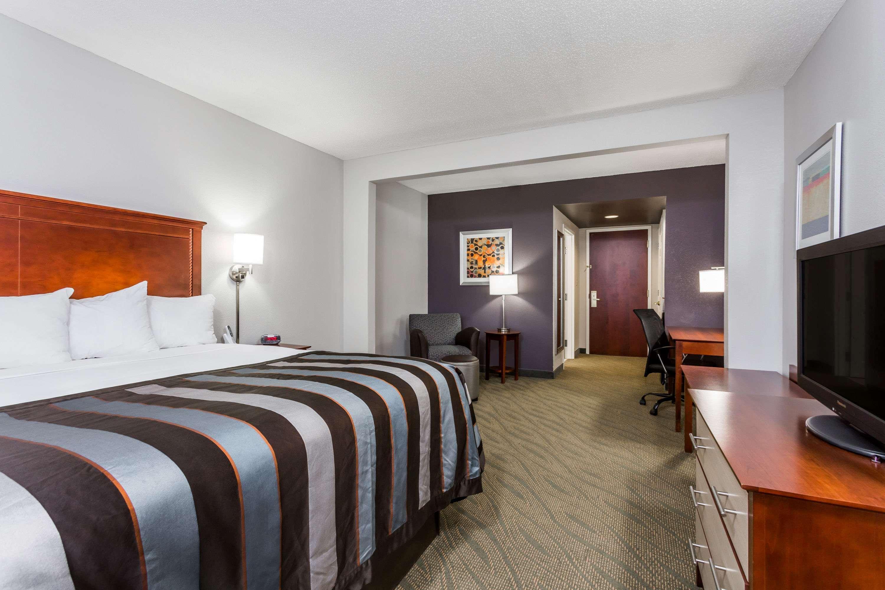 Hotel Wingate By Wyndham Chesapeake Esterno foto