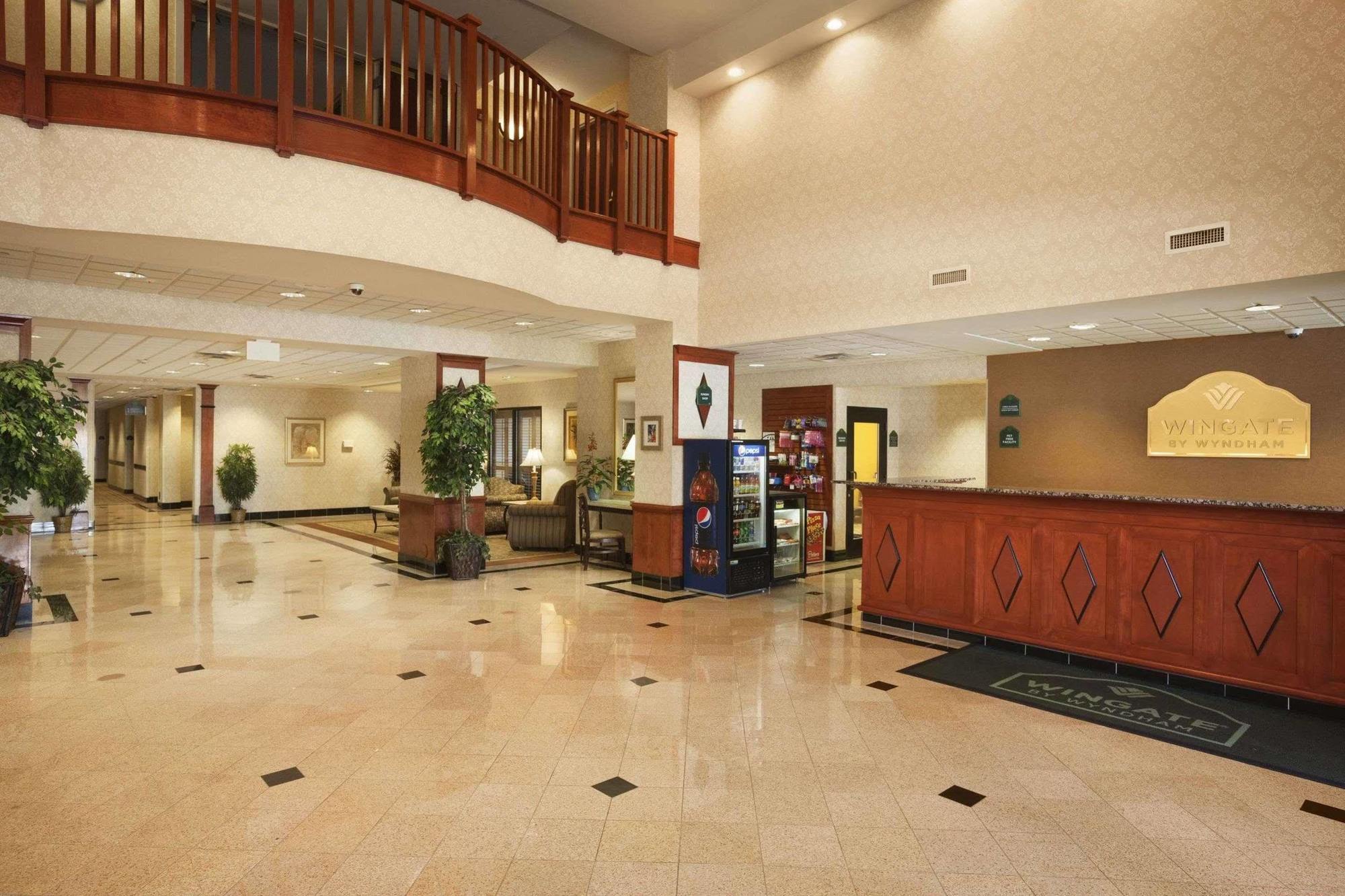 Hotel Wingate By Wyndham Chesapeake Esterno foto