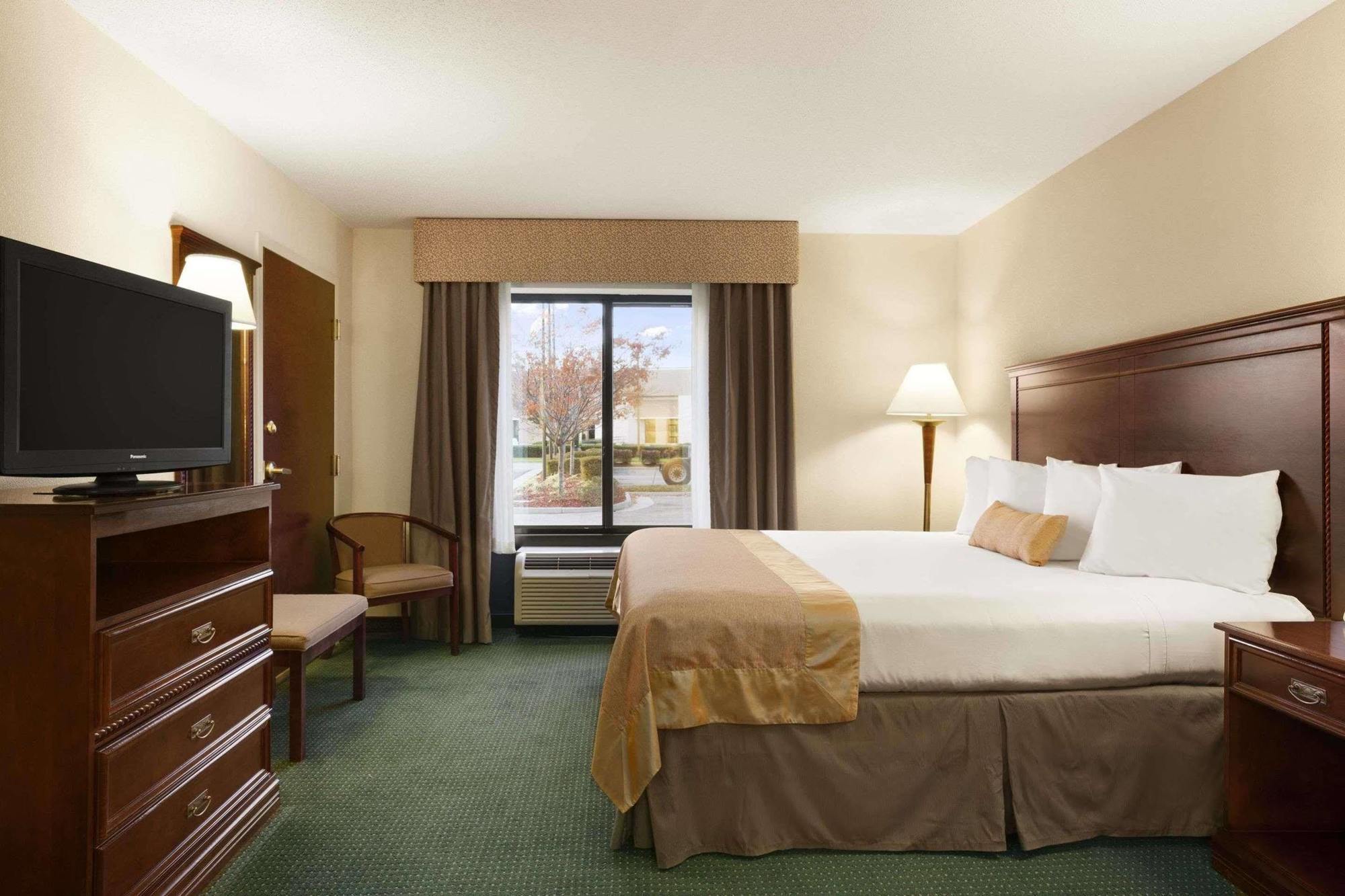 Hotel Wingate By Wyndham Chesapeake Esterno foto