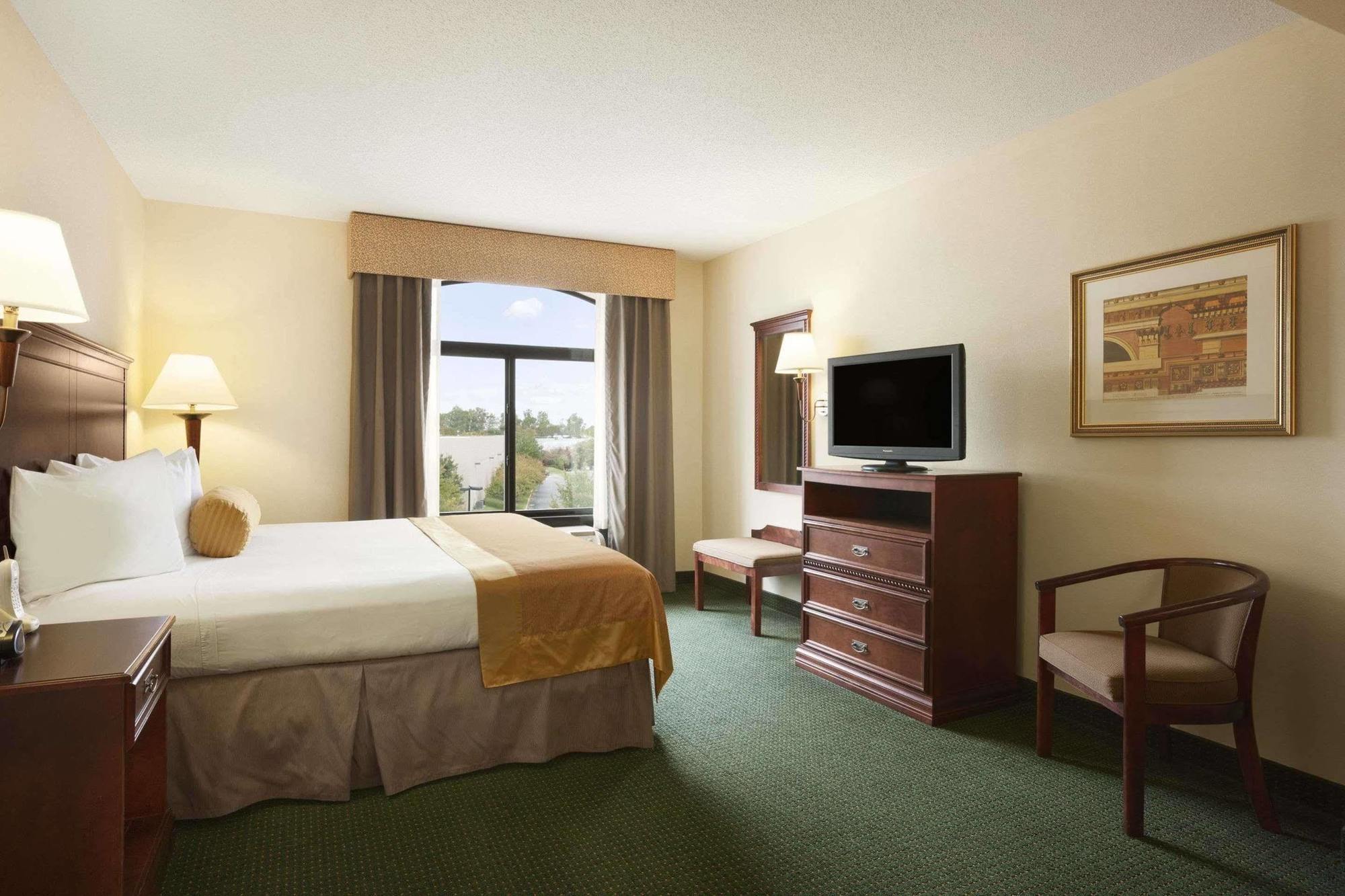 Hotel Wingate By Wyndham Chesapeake Esterno foto