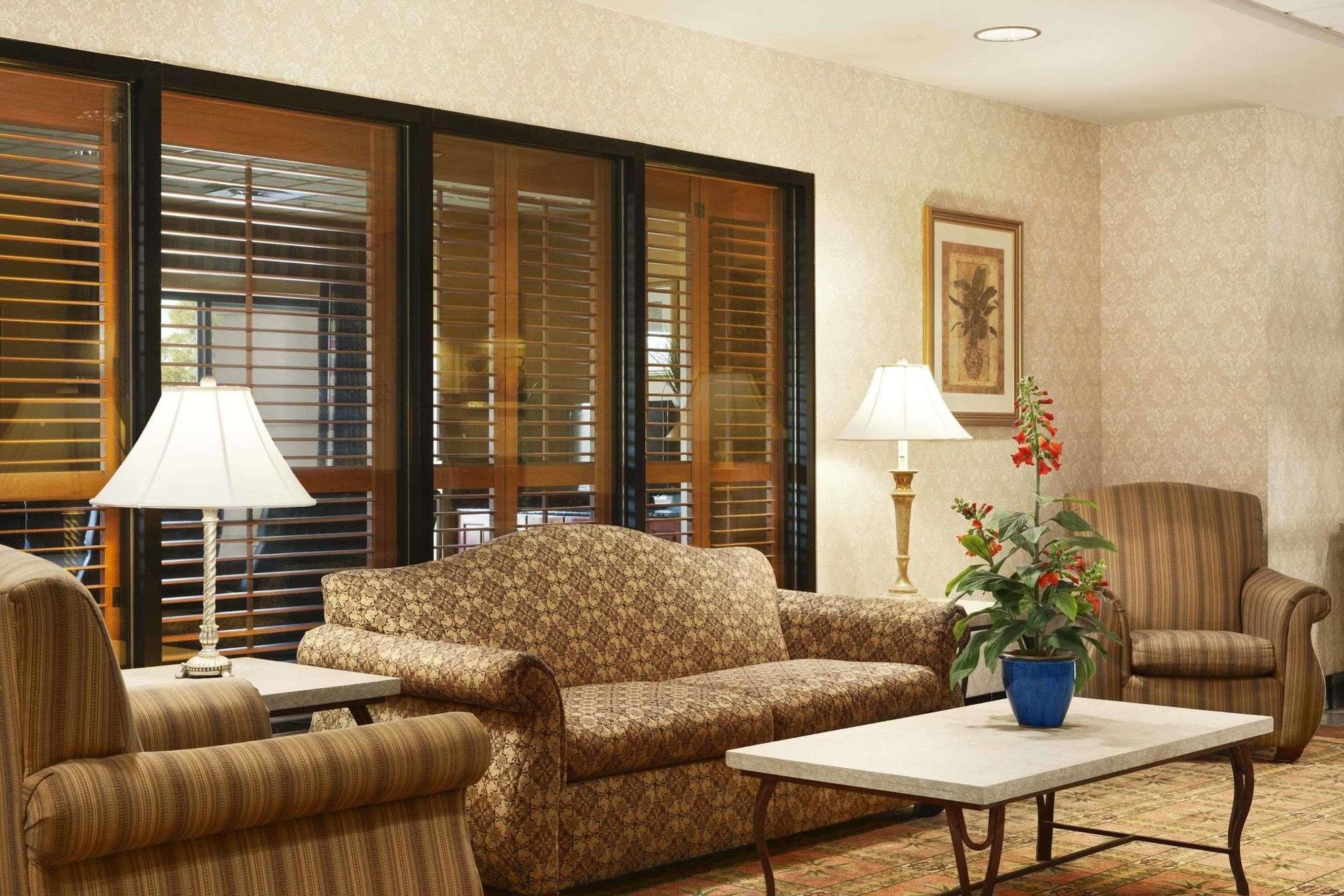 Hotel Wingate By Wyndham Chesapeake Esterno foto